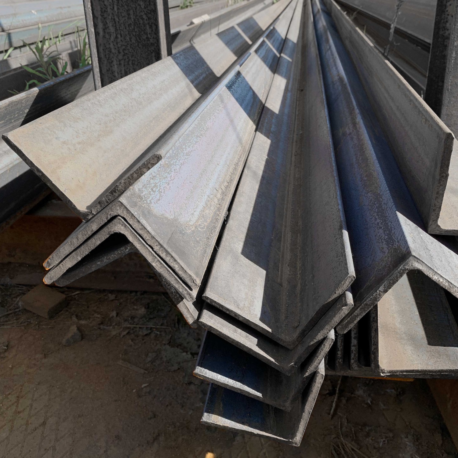 Угол 200х200х12 ГОСТ 8509-93 ГОСТ Р 55374-2012 ст15ХСНД  ОборонСпецСплав